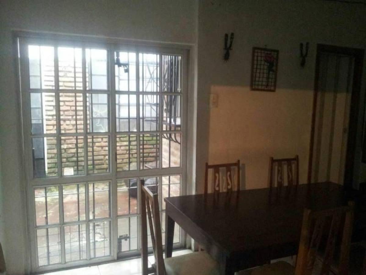 3 bedrooms House in Quilmes, Argentina No. 53170