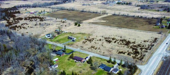  قطعة أرض في Belleville, Canada رقم 1437 9