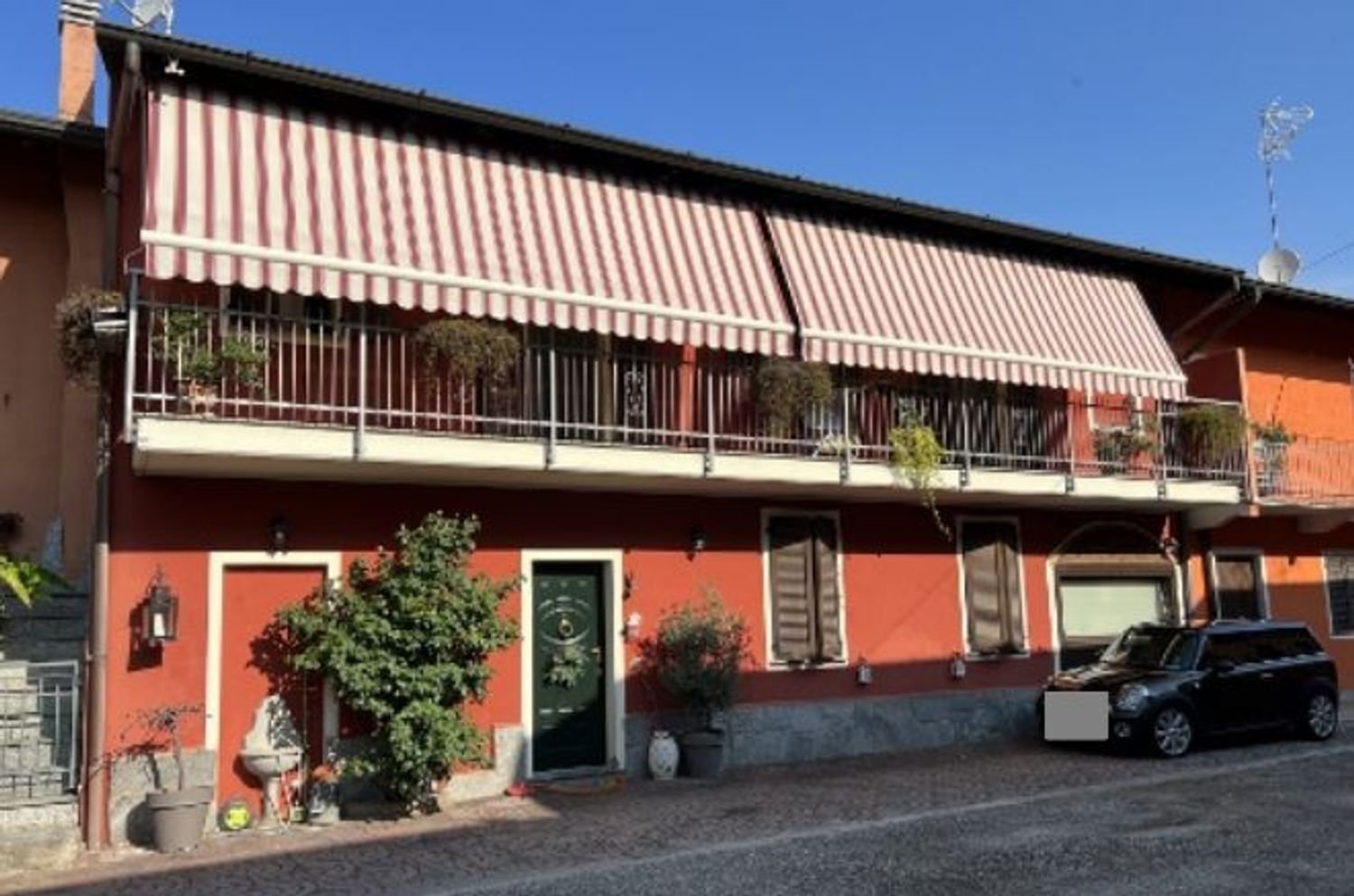 Casa de 3 divisões em Samarate, Italy N.º 5808