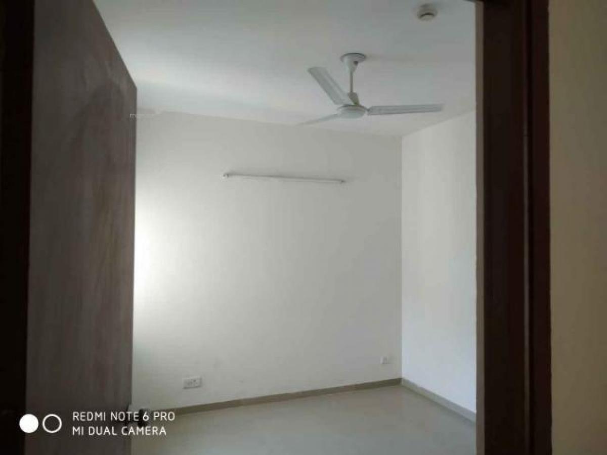 2 bedrooms House in Noida, India No. 64934