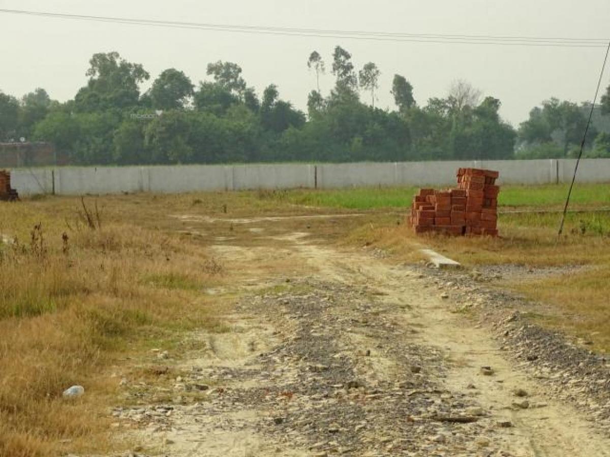  Land in Lucknow, India No. 30178