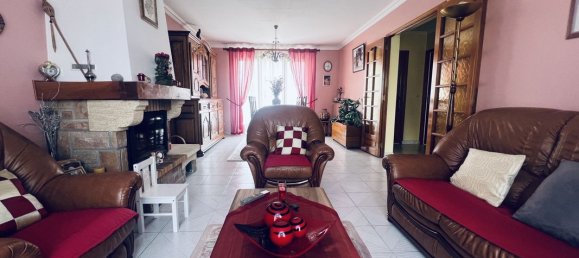 Casa de 4 dormitorios en Bobigny, France No. 178173 3