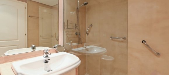 3 bedrooms Apartment in Alicante, Spain No. 188379 22