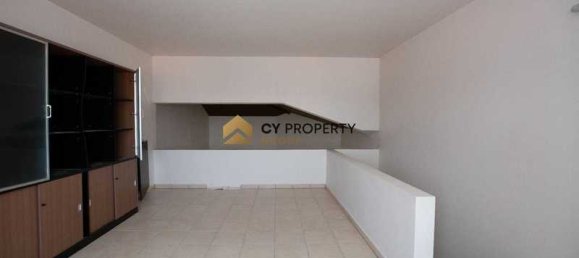 Коммерческая недвижимость с 4 спальнями в Марони, Кипр № 105262 8