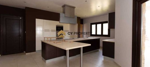 Коммерческая недвижимость с 4 спальнями в Марони, Кипр № 105262 5