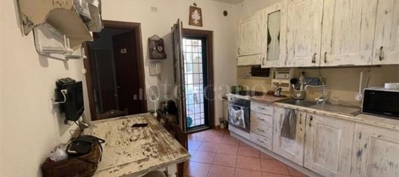 6 rooms Villa in Rome, Italy No. 44741 4