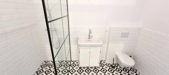 2 rooms Apartment in Vienna, Austria No. 180961 2