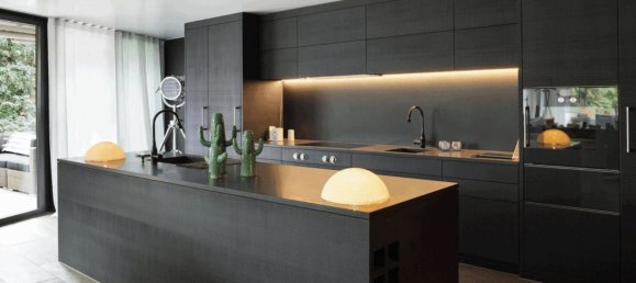 5 bedrooms Villa in Estepona, Spain No. 136230 2