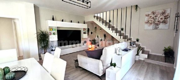 4 Schlafzimmer Wohnung in Osimo, Italy, Nr. 318879 17