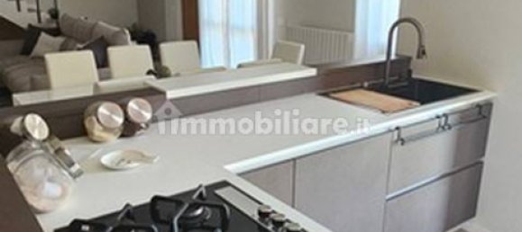 4 Schlafzimmer Wohnung in Osimo, Italy, Nr. 318879 16