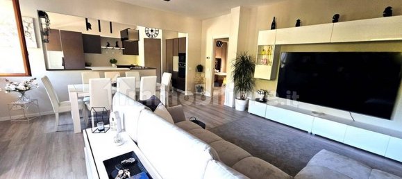 4 Schlafzimmer Wohnung in Osimo, Italy, Nr. 318879 18