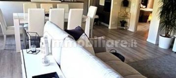 4 Schlafzimmer Wohnung in Osimo, Italy, Nr. 318879 10