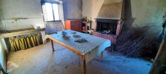 4 rooms House in Montevarchi, Italy No. 233206 6