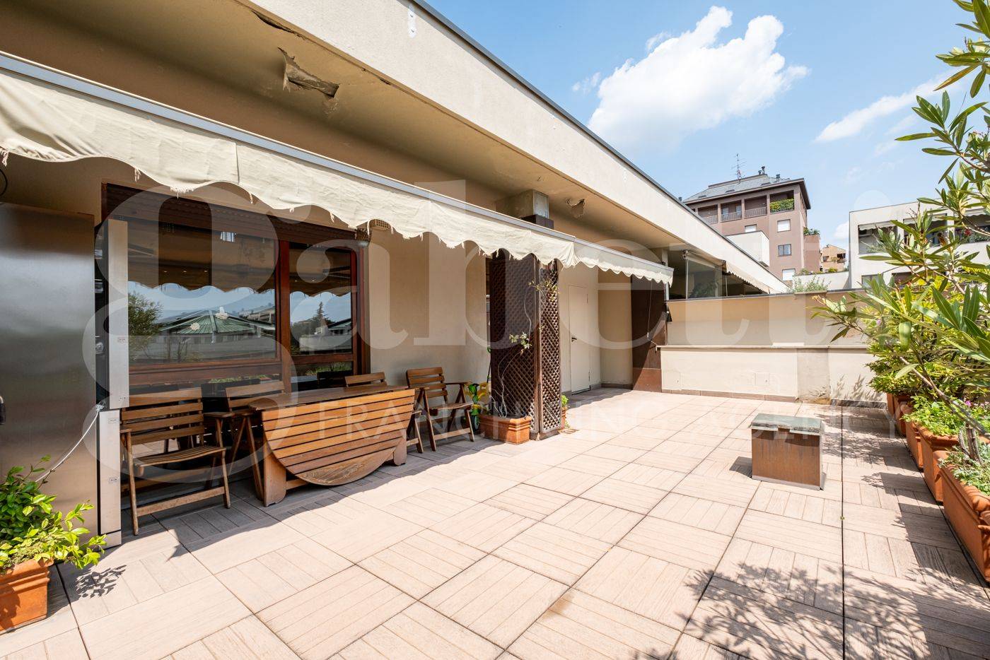 4 chambres Penthouse à Monza, Italy No. 78701