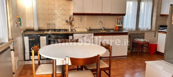 4 bedrooms Villa in Udine, Italy No. 21185 9