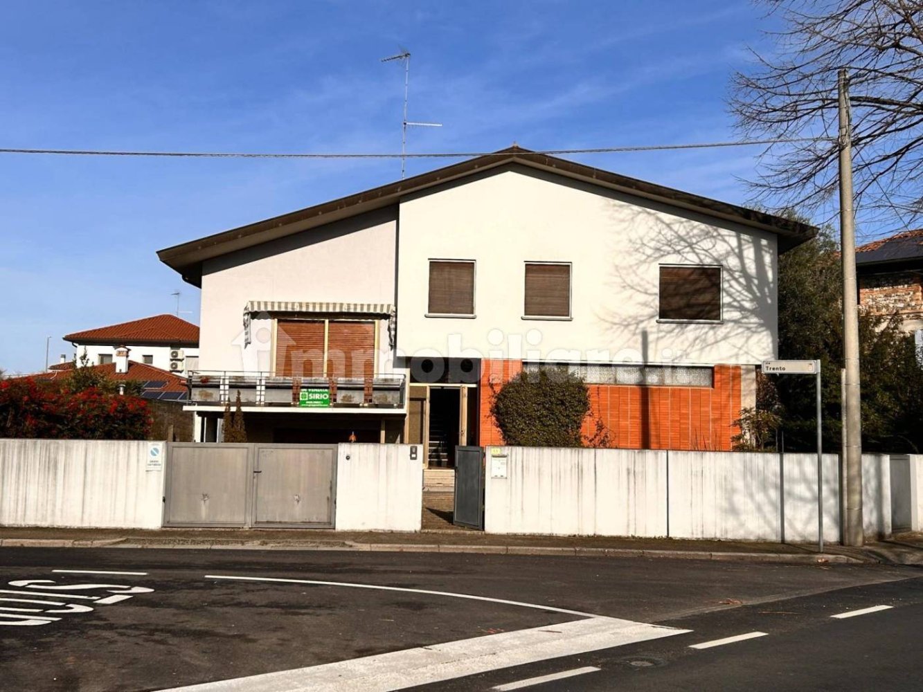 4 bedrooms Villa in Udine, Italy No. 21185