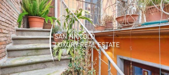 5 rooms Apartment in Florence, Italy No. 86194 3