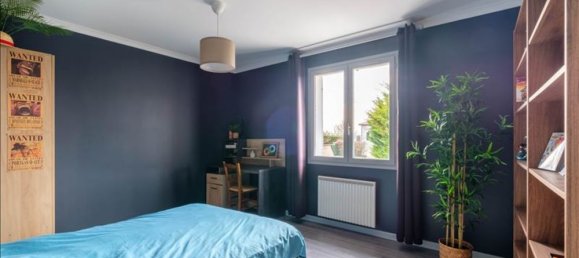 4 bedrooms House in Meyzieu, France No. 287649 4