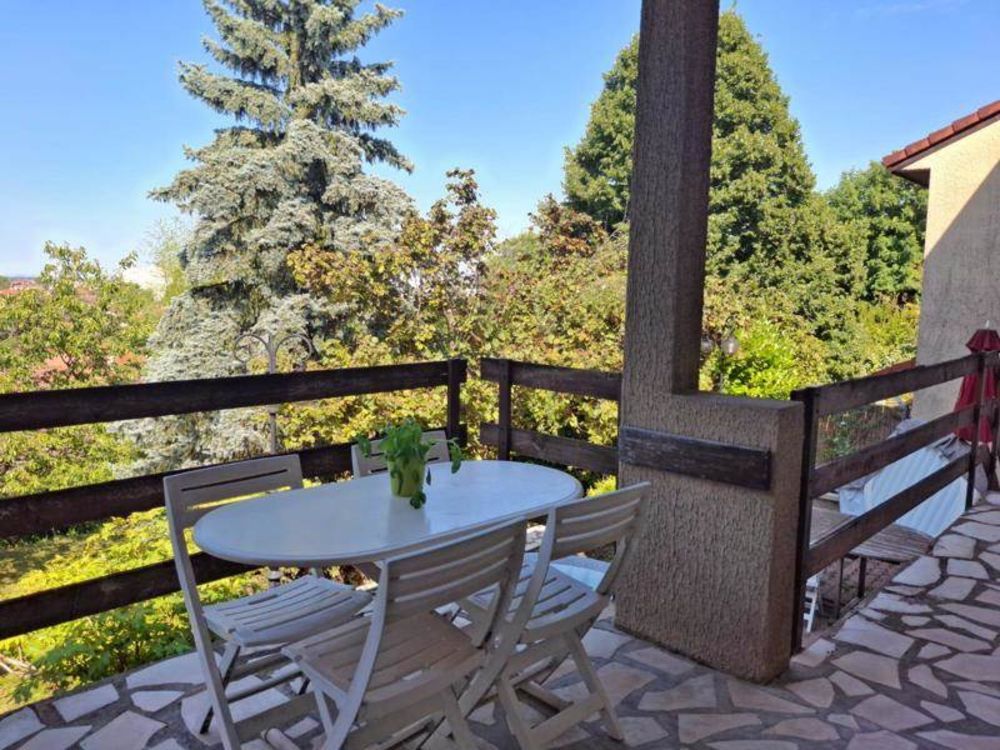 4 bedrooms House in Meyzieu, France No. 287649