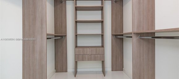 1 Schlafzimmer Gewerbliche Immobilien in Miami, USA, Nr. 615711 3