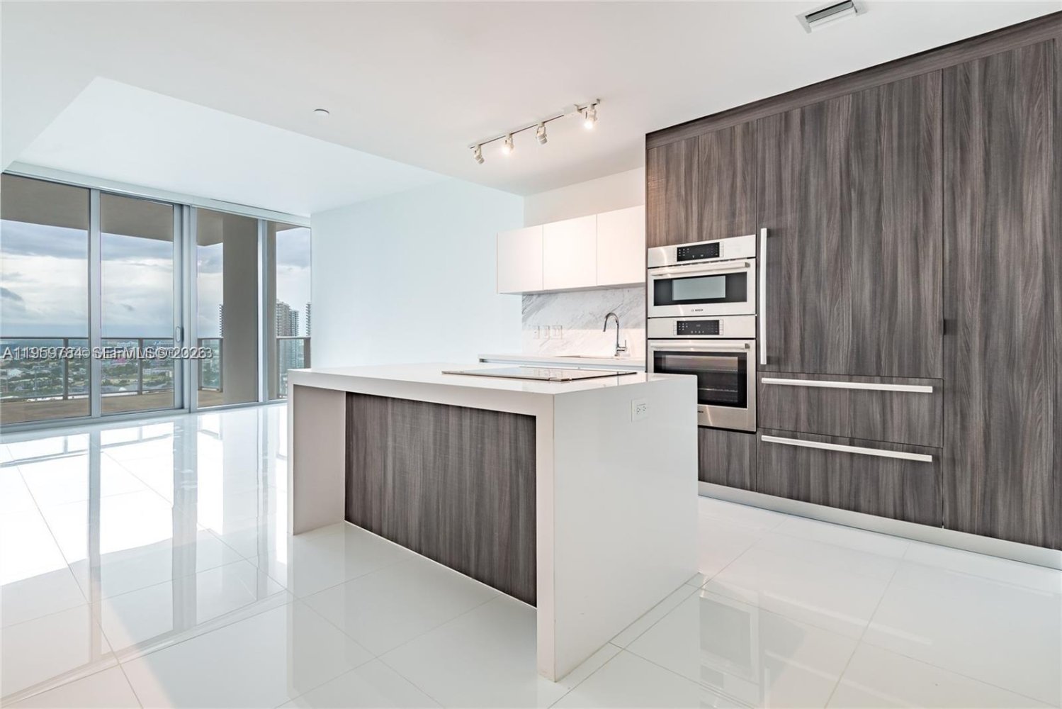 1 Schlafzimmer Gewerbliche Immobilien in Miami, USA, Nr. 615711