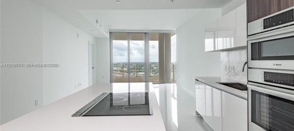 1 Schlafzimmer Gewerbliche Immobilien in Miami, USA, Nr. 615711 13