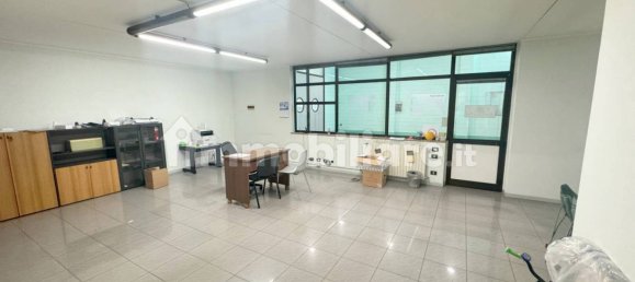 5-salle Entrepôt à Albano Sant'Alessandro, Italy No. 121902 13