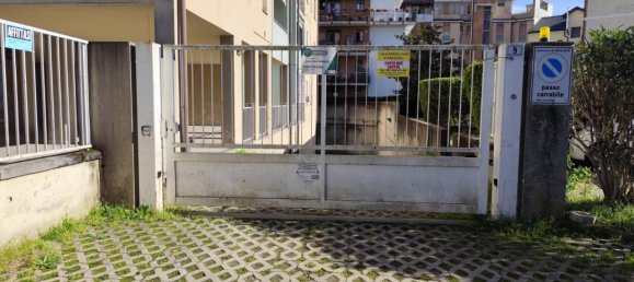  مرآب في Baranzate, Italy 29متر مربع رقم 40852 2