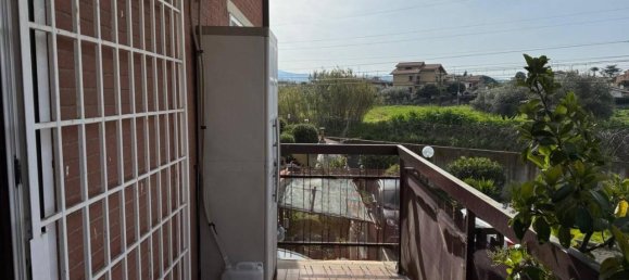 Apartamento de 2 habitaciónes en Ciampino, Italy No. 32755 10