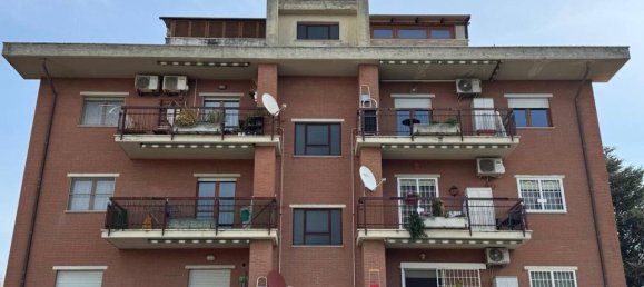 Apartamento de 2 habitaciónes en Ciampino, Italy No. 32755 14