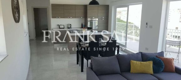 2 bedrooms Penthouse in Santa Venera, Malta No. 9932 2