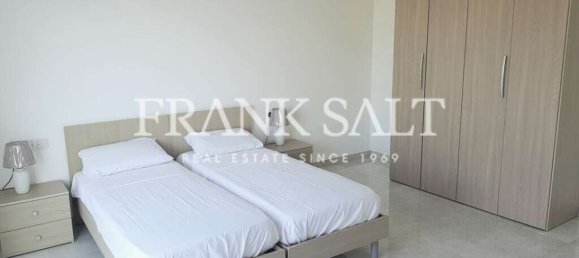 2 bedrooms Penthouse in Santa Venera, Malta No. 9932 8