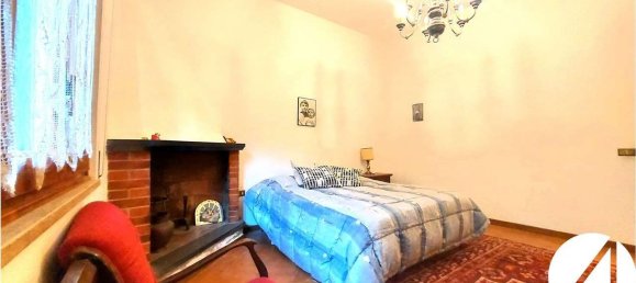 3 rooms Apartment in Prato, Italy No. 48808 24