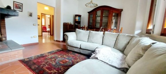3 rooms Apartment in Prato, Italy No. 48808 10