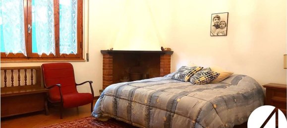 3 rooms Apartment in Prato, Italy No. 48808 26