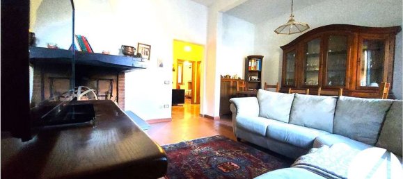 3 rooms Apartment in Prato, Italy No. 48808 12