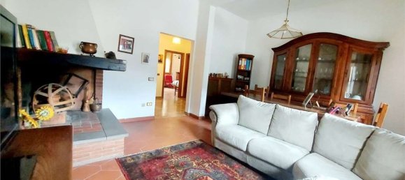 3 rooms Apartment in Prato, Italy No. 48808 9