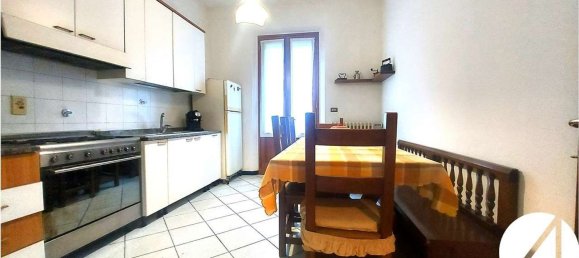 3 rooms Apartment in Prato, Italy No. 48808 22