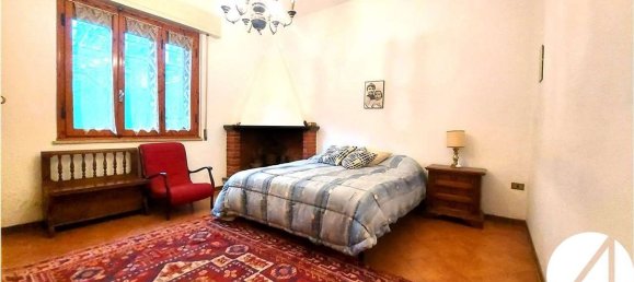 3 rooms Apartment in Prato, Italy No. 48808 23