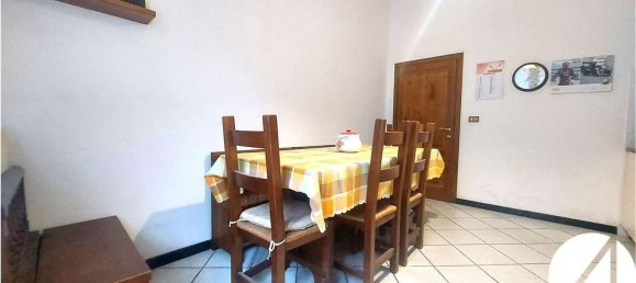 3 rooms Apartment in Prato, Italy No. 48808 18