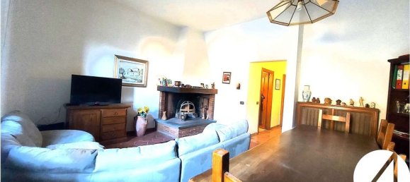 3 rooms Apartment in Prato, Italy No. 48808 14