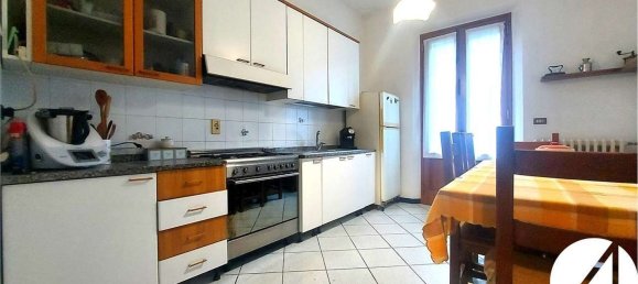 3 rooms Apartment in Prato, Italy No. 48808 21