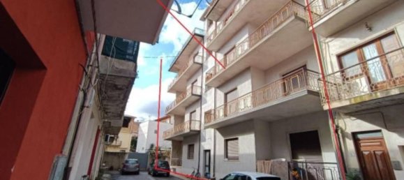 Propriété commerciale à Gioia Tauro, Italy 1292m² No. 293910 2