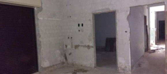 Propriété commerciale à Gioia Tauro, Italy 1292m² No. 293910 11