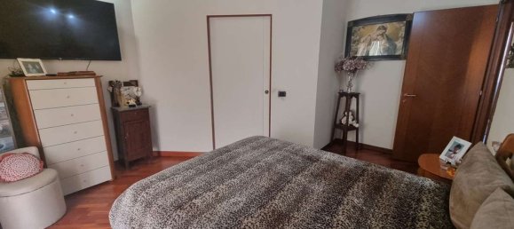 Квартира с 4 комнатами в Лимбьяте, Италия № 130476 19