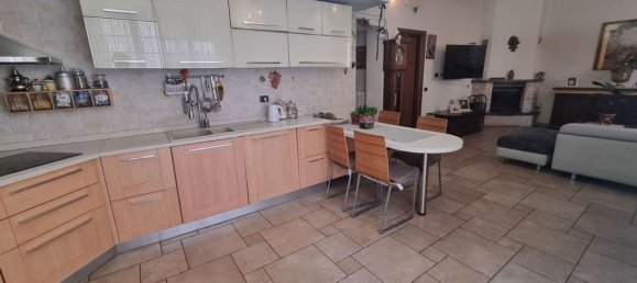 Квартира с 4 комнатами в Лимбьяте, Италия № 130476 8