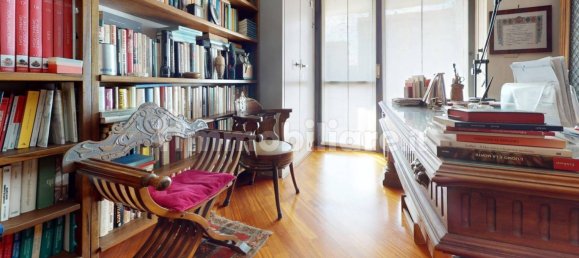 5 bedrooms Apartment in Turin, Italy No. 192334 7