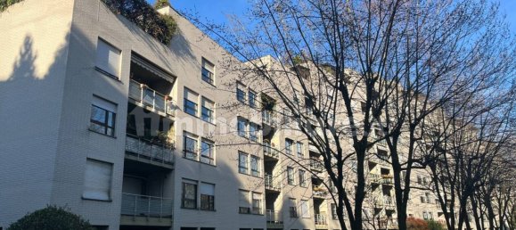 5 bedrooms Apartment in Turin, Italy No. 192334 2