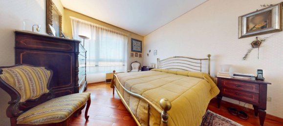 5 bedrooms Apartment in Turin, Italy No. 192334 15