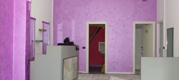 144m² Commercial property in Pescara, Italy No. 107211 21